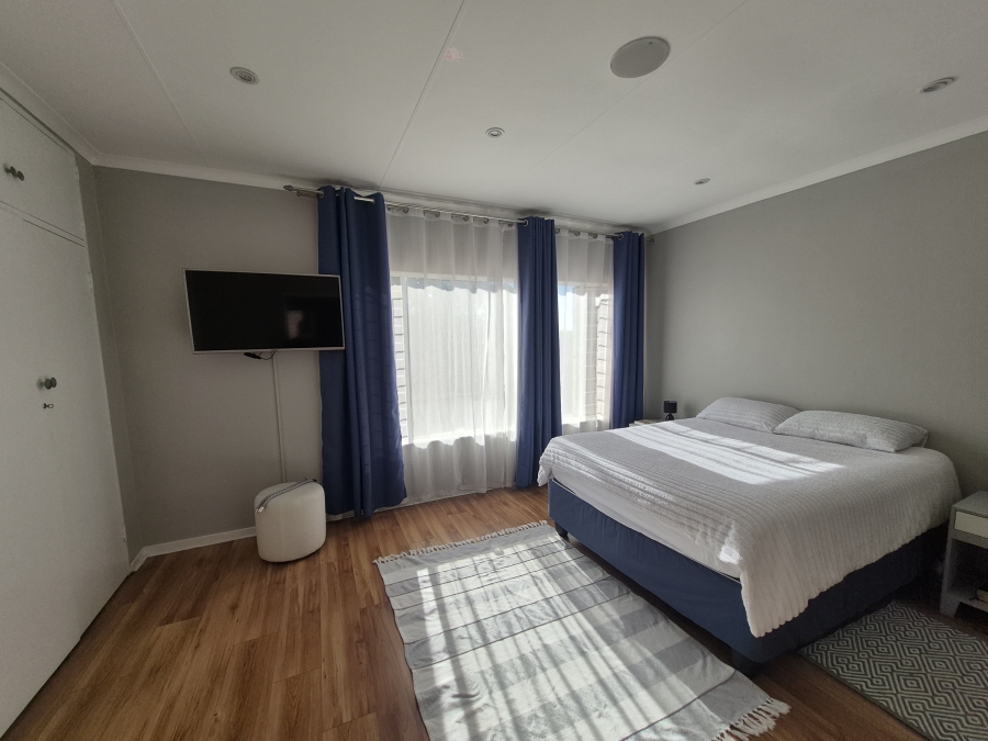 2 Bedroom Property for Sale in Brackenhurst Gauteng