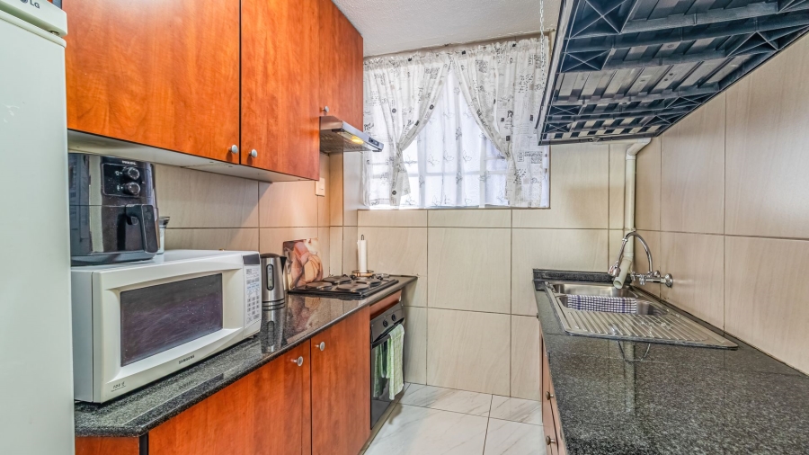 2 Bedroom Property for Sale in Edenvale Central Gauteng