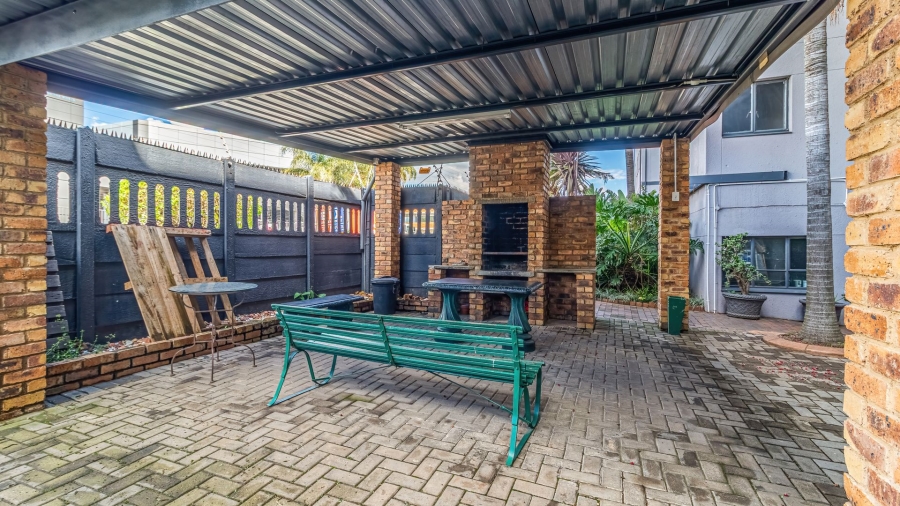 2 Bedroom Property for Sale in Edenvale Central Gauteng