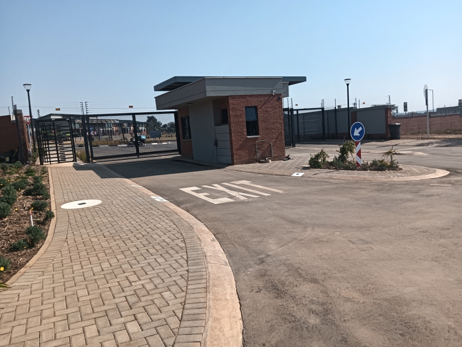 0 Bedroom Property for Sale in Raslouw Gauteng