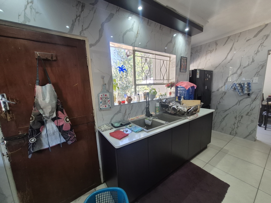 4 Bedroom Property for Sale in Brackenhurst Gauteng