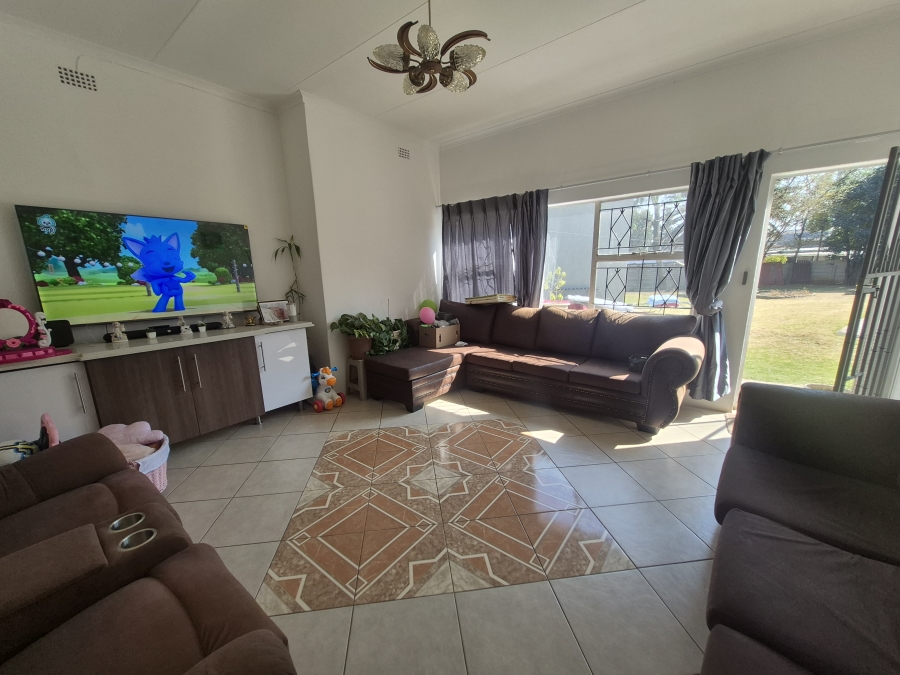 4 Bedroom Property for Sale in Brackenhurst Gauteng