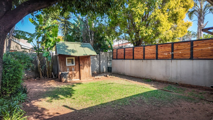 2 Bedroom Property for Sale in Magaliessig Gauteng