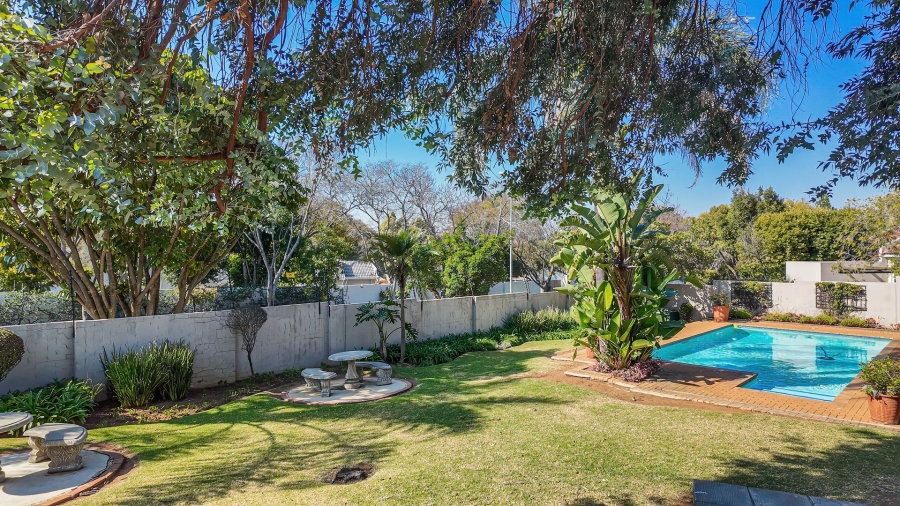 2 Bedroom Property for Sale in Magaliessig Gauteng