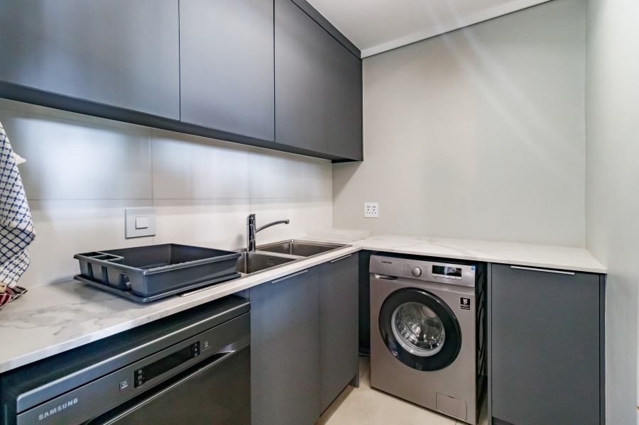 To Let 3 Bedroom Property for Rent in Midstream Estate Gauteng