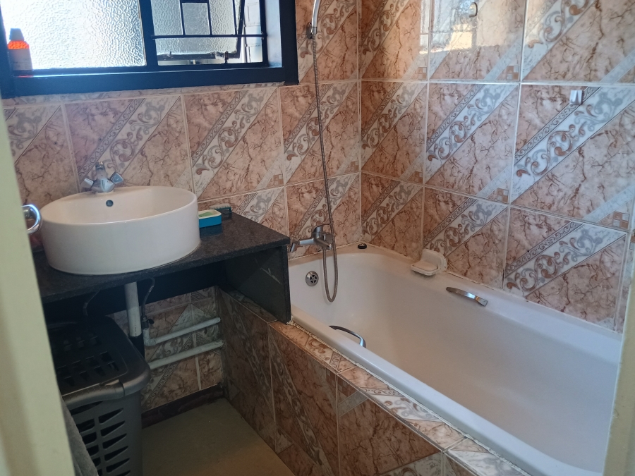 4 Bedroom Property for Sale in Vanderbijlpark Cw 6 Gauteng