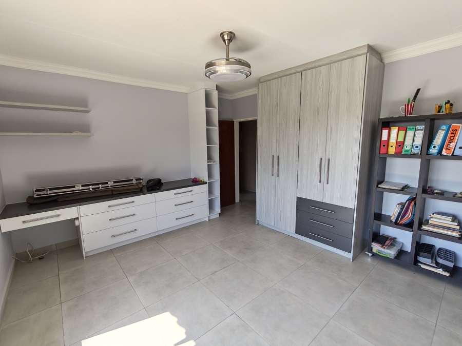 3 Bedroom Property for Sale in Florauna Gauteng