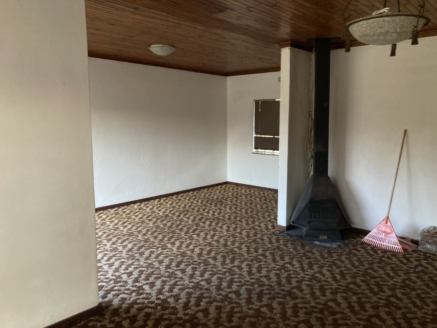 3 Bedroom Property for Sale in Dunnottar Gauteng