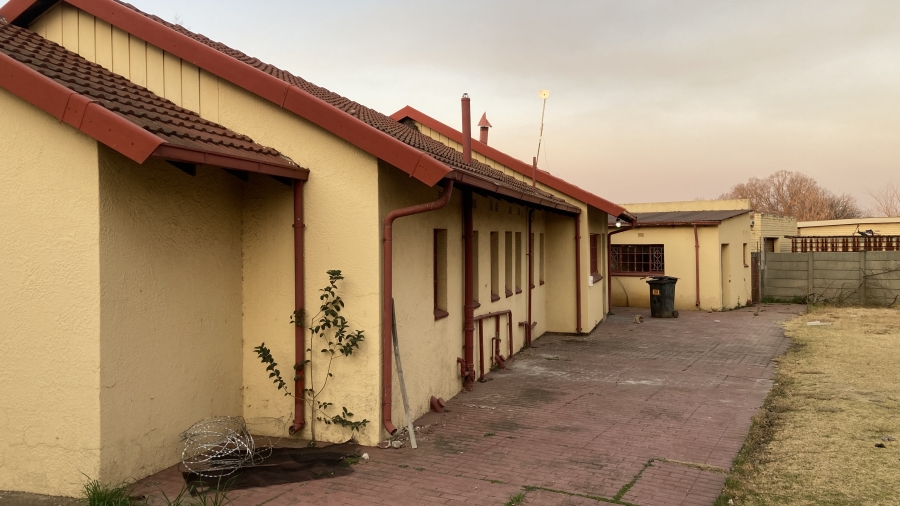 3 Bedroom Property for Sale in Dunnottar Gauteng