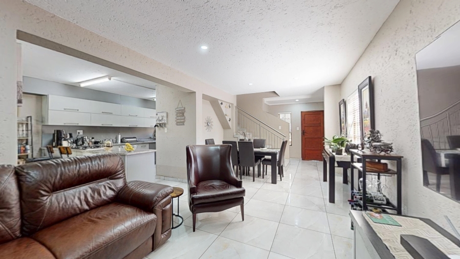 3 Bedroom Property for Sale in Glen Marais Gauteng