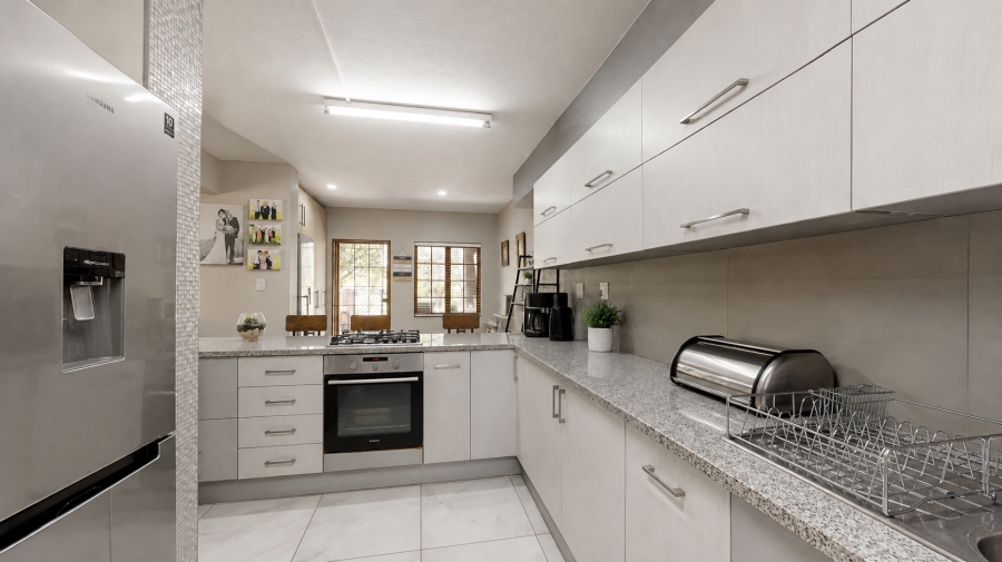 3 Bedroom Property for Sale in Glen Marais Gauteng
