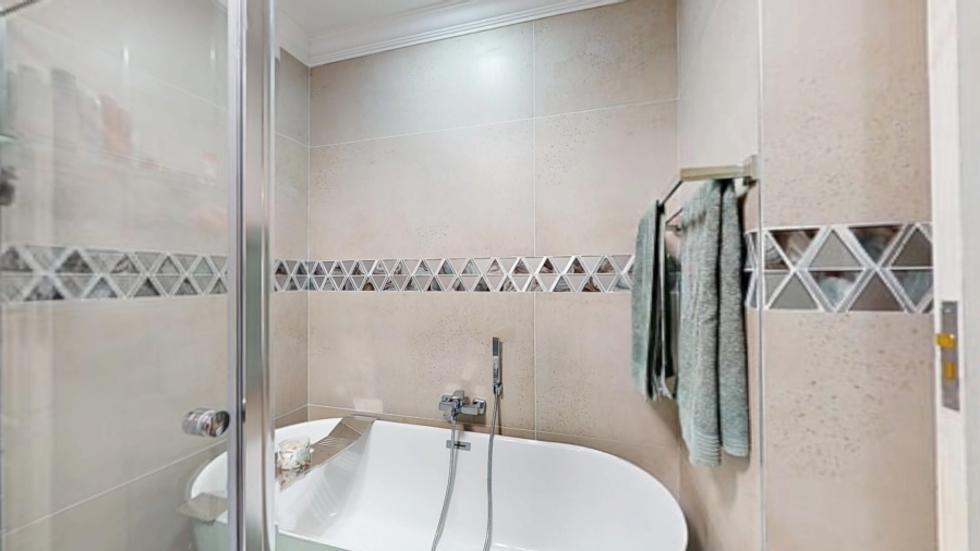 3 Bedroom Property for Sale in Glen Marais Gauteng