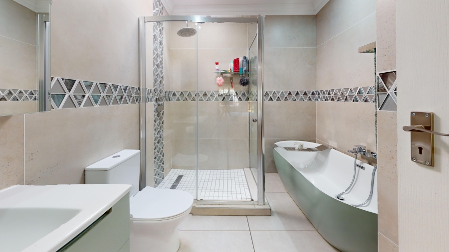 3 Bedroom Property for Sale in Glen Marais Gauteng