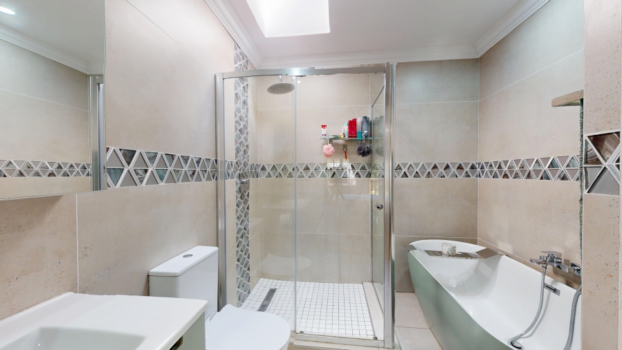 3 Bedroom Property for Sale in Glen Marais Gauteng