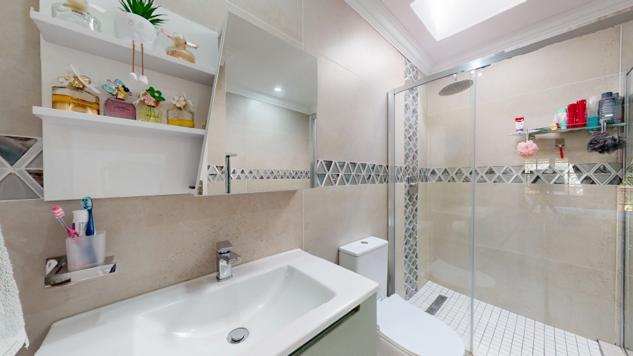 3 Bedroom Property for Sale in Glen Marais Gauteng