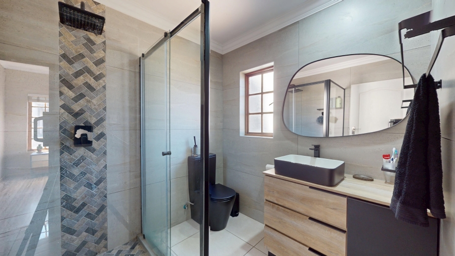 3 Bedroom Property for Sale in Glen Marais Gauteng
