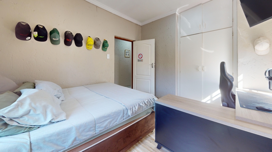3 Bedroom Property for Sale in Glen Marais Gauteng