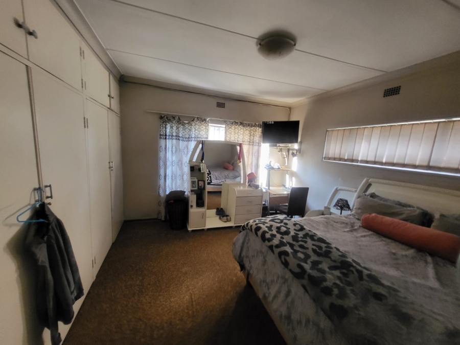 3 Bedroom Property for Sale in Ridgeway Gauteng