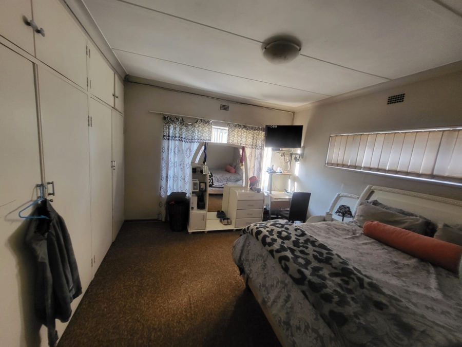 3 Bedroom Property for Sale in Ridgeway Gauteng