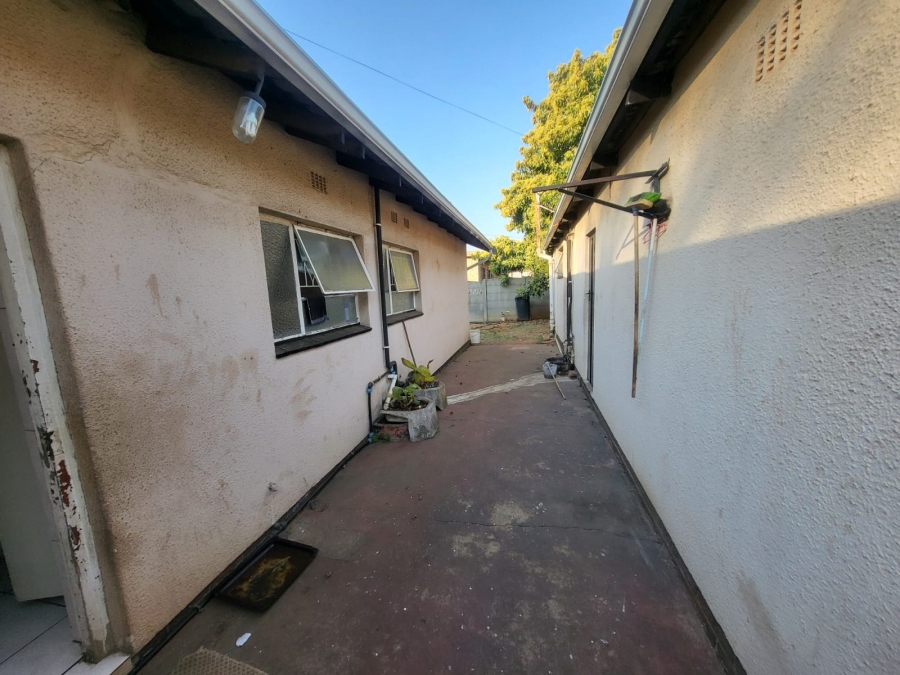 3 Bedroom Property for Sale in Ridgeway Gauteng