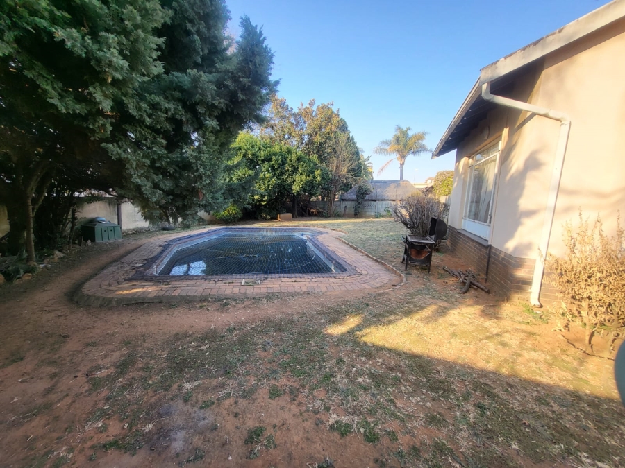 3 Bedroom Property for Sale in Ridgeway Gauteng