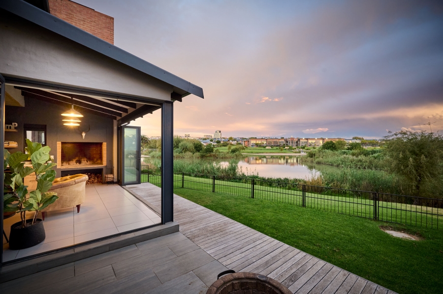 3 Bedroom Property for Sale in Waterfall Country Village Gauteng