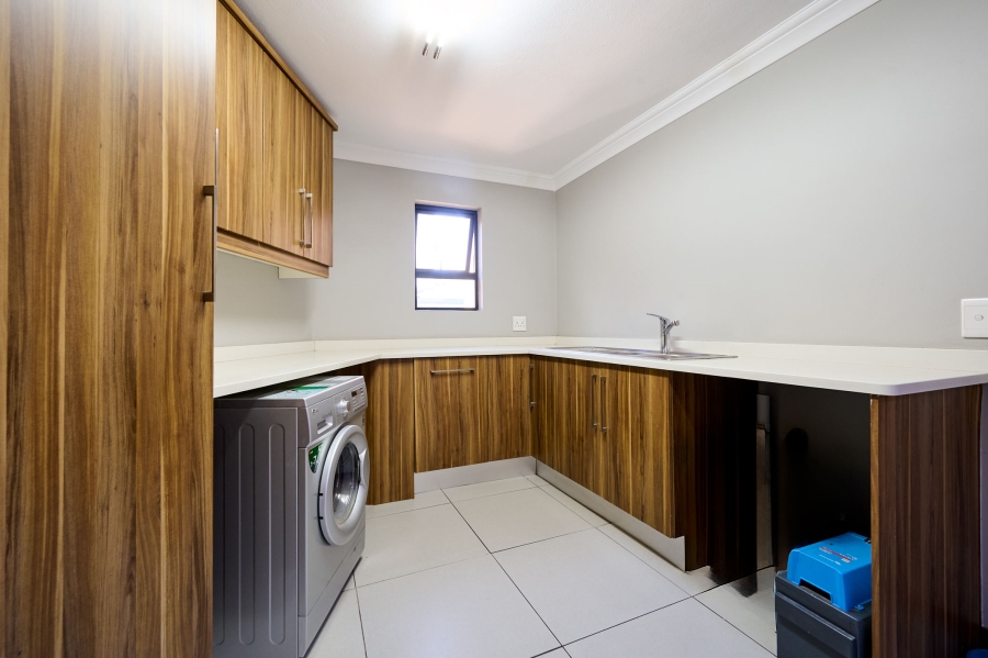 3 Bedroom Property for Sale in Waterfall Country Village Gauteng