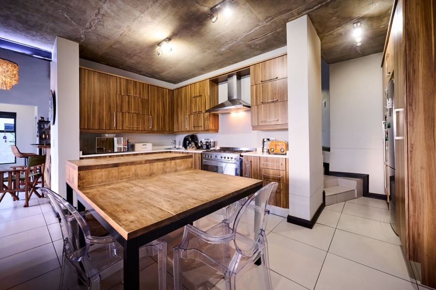 3 Bedroom Property for Sale in Waterfall Country Village Gauteng