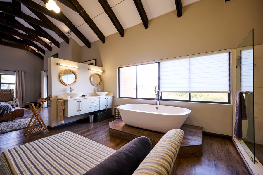 3 Bedroom Property for Sale in Waterfall Country Village Gauteng