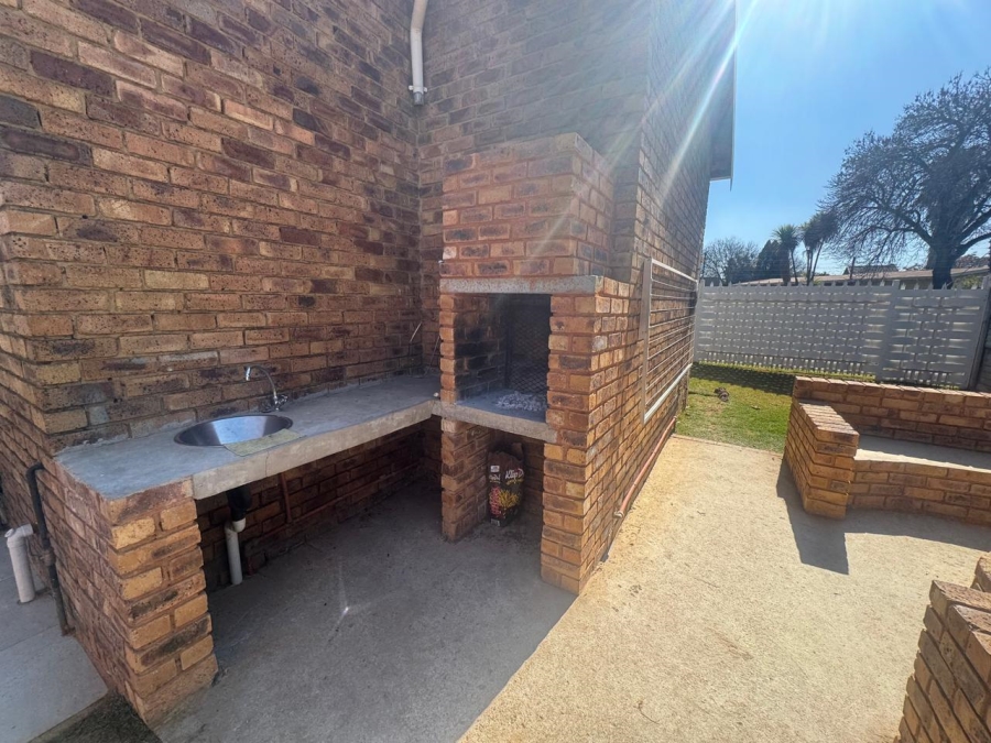 2 Bedroom Property for Sale in Minnebron Gauteng