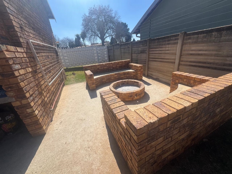 2 Bedroom Property for Sale in Minnebron Gauteng
