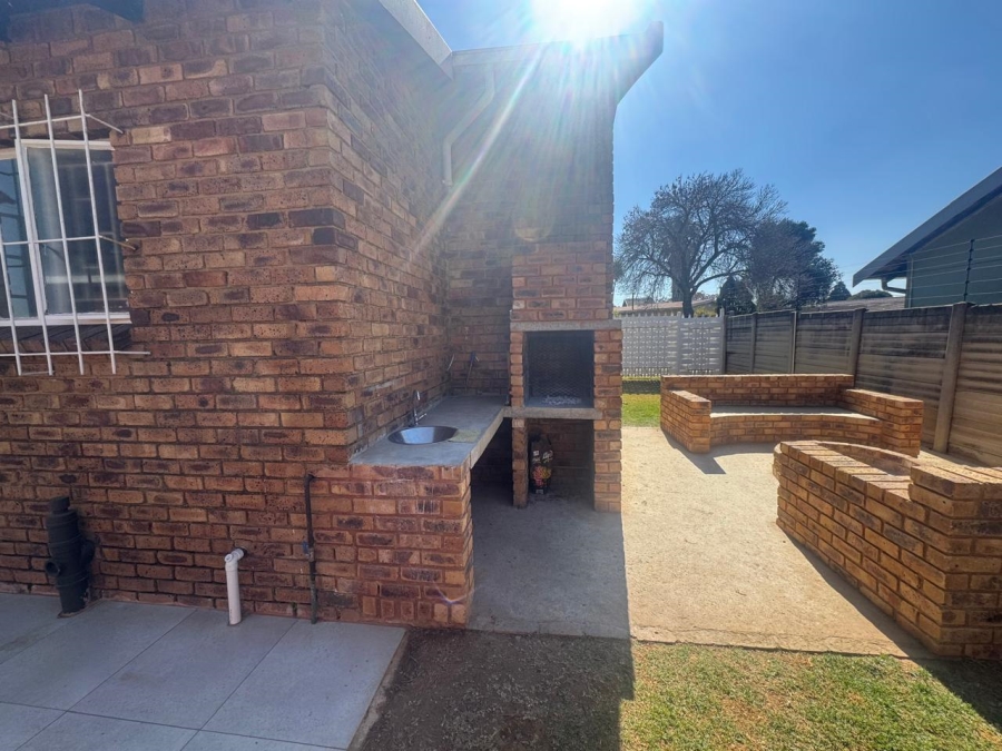 2 Bedroom Property for Sale in Minnebron Gauteng