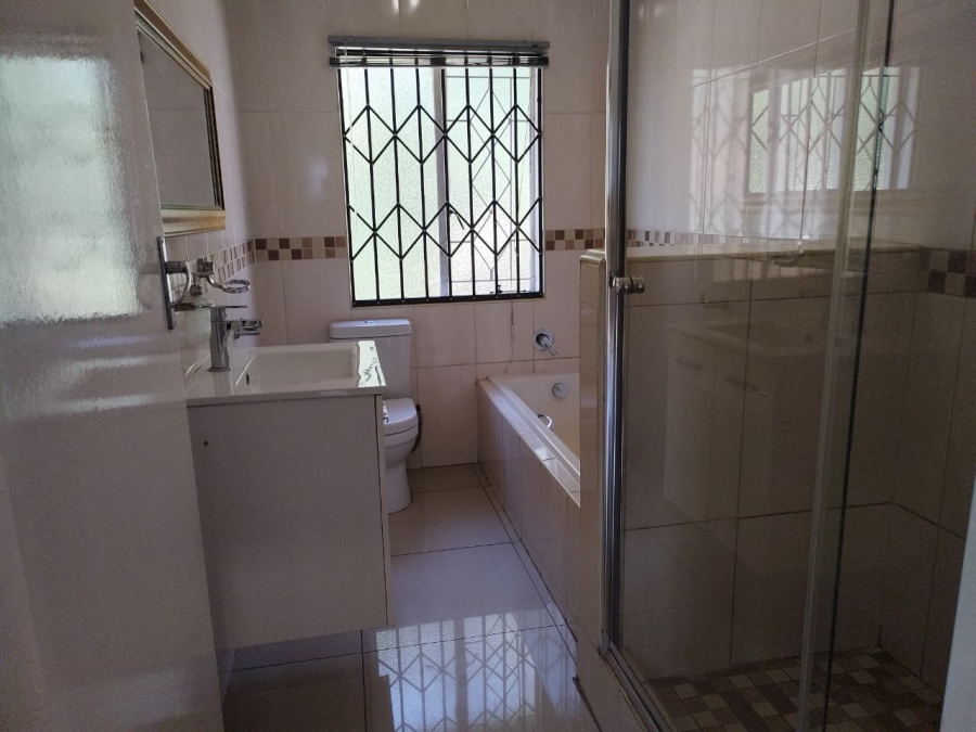 3 Bedroom Property for Sale in Brackendowns Gauteng
