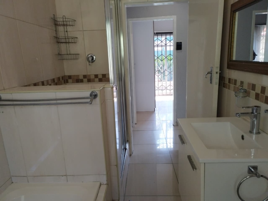 3 Bedroom Property for Sale in Brackendowns Gauteng