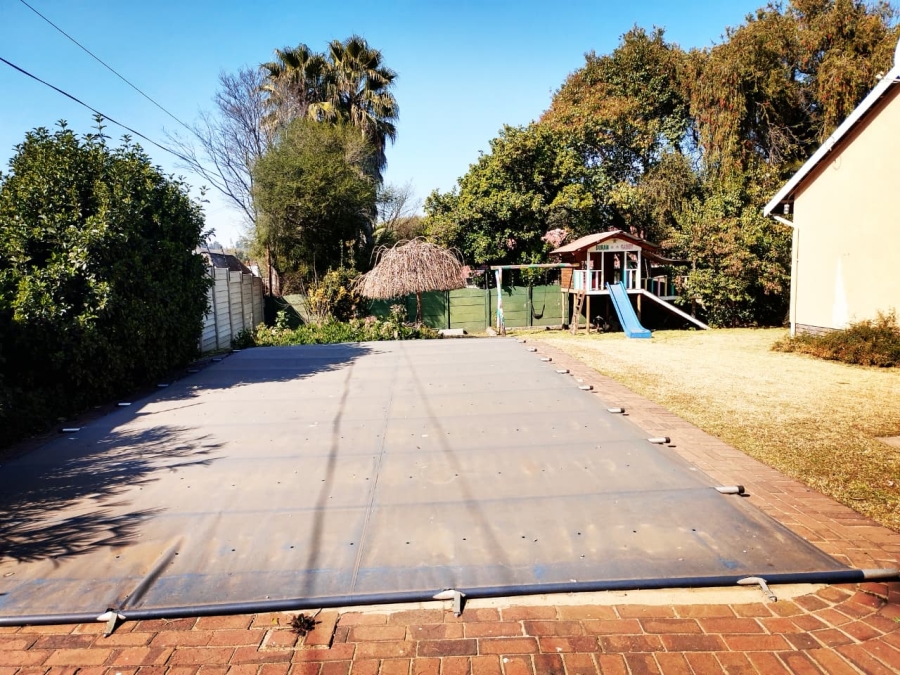 3 Bedroom Property for Sale in Brackendowns Gauteng