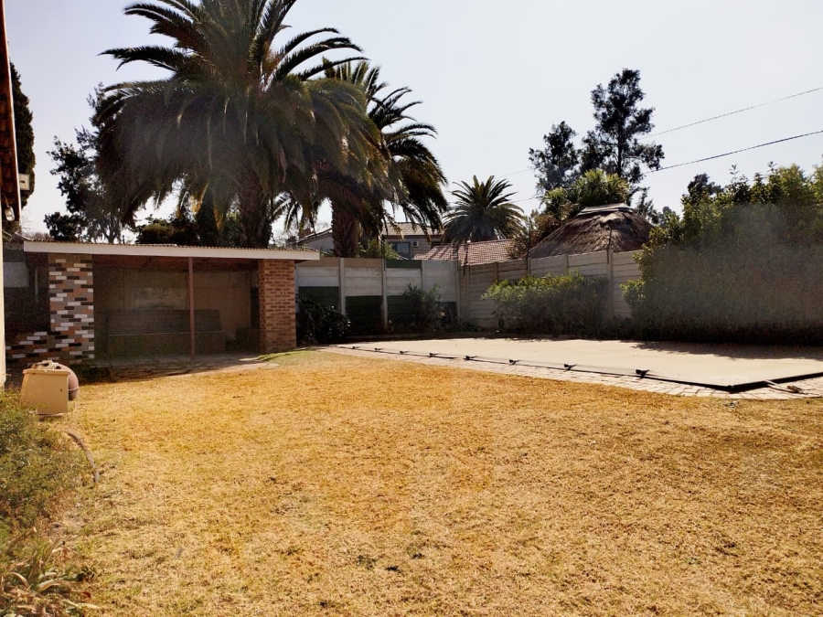 3 Bedroom Property for Sale in Brackendowns Gauteng