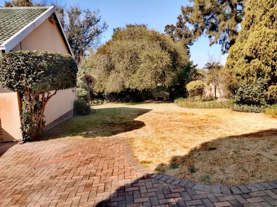 3 Bedroom Property for Sale in Brackendowns Gauteng