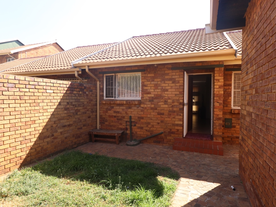 To Let 3 Bedroom Property for Rent in Terenure Gauteng