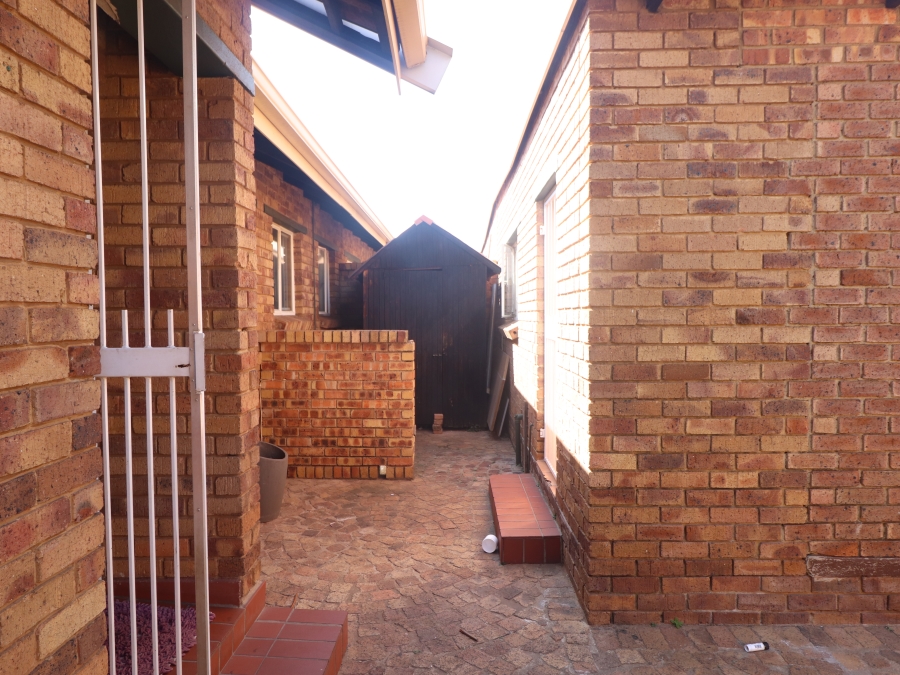To Let 3 Bedroom Property for Rent in Terenure Gauteng