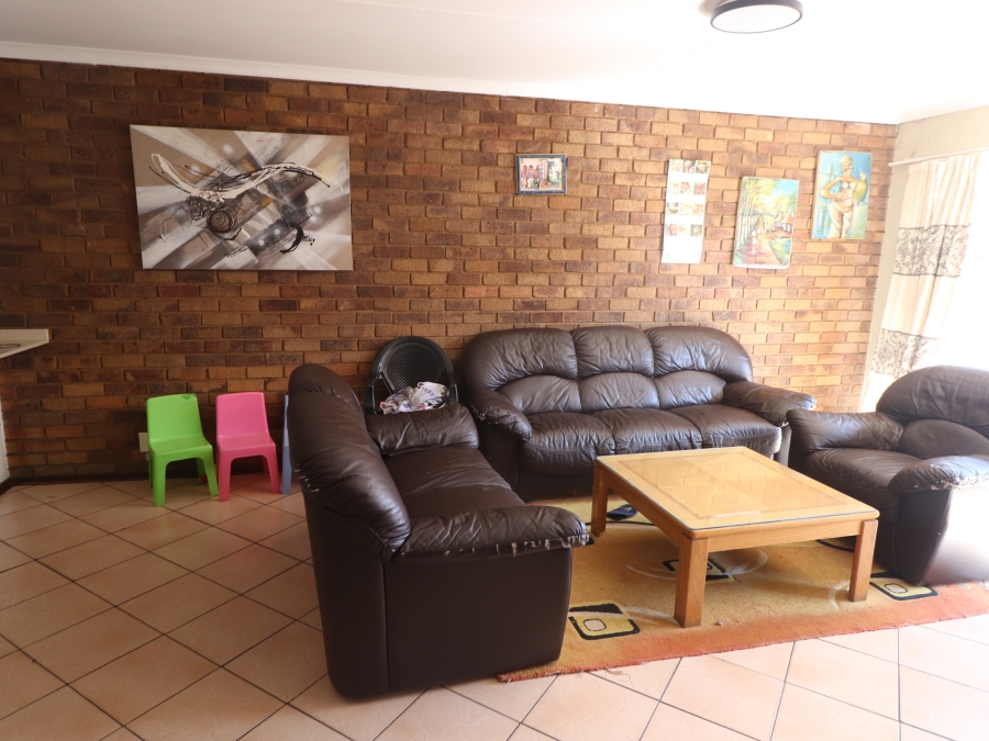 To Let 3 Bedroom Property for Rent in Terenure Gauteng