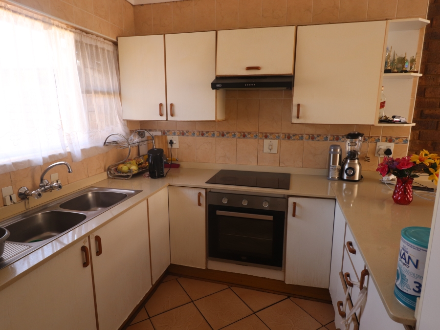 To Let 3 Bedroom Property for Rent in Terenure Gauteng