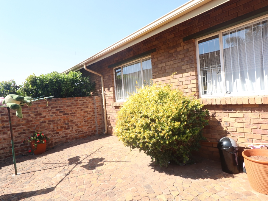 To Let 3 Bedroom Property for Rent in Terenure Gauteng