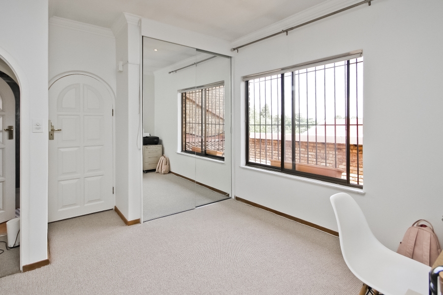 3 Bedroom Property for Sale in Illovo Gauteng