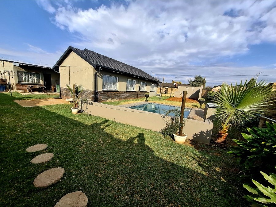 3 Bedroom Property for Sale in Dal Fouche Gauteng