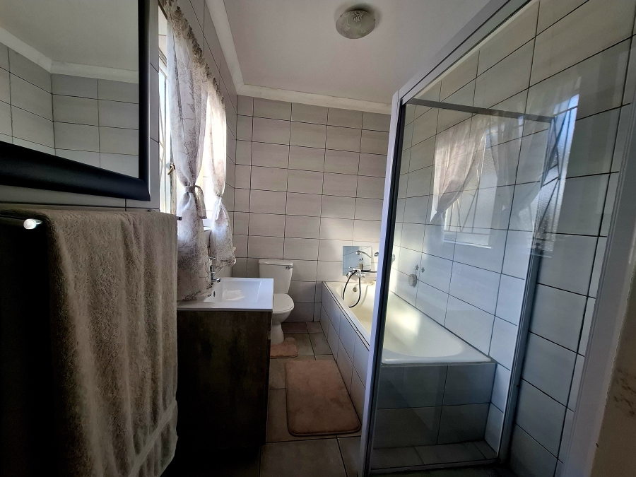 3 Bedroom Property for Sale in Dal Fouche Gauteng