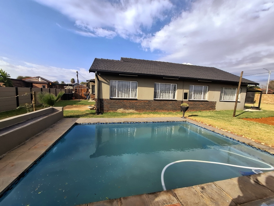 3 Bedroom Property for Sale in Dal Fouche Gauteng