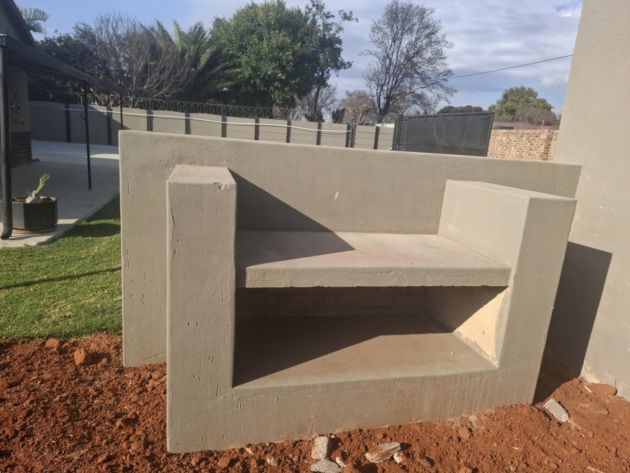 3 Bedroom Property for Sale in Dal Fouche Gauteng