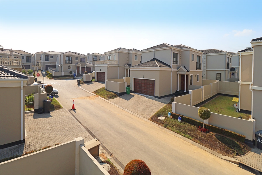 To Let 3 Bedroom Property for Rent in Craigavon Gauteng