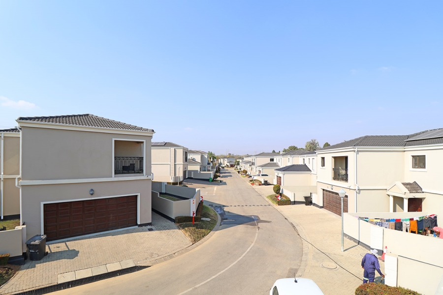 To Let 3 Bedroom Property for Rent in Craigavon Gauteng