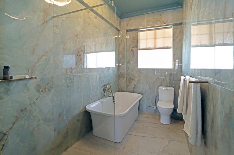 To Let 3 Bedroom Property for Rent in Illovo Gauteng